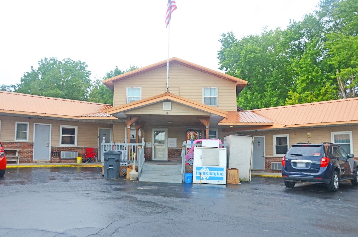 Spillway Motel & Bait Shop