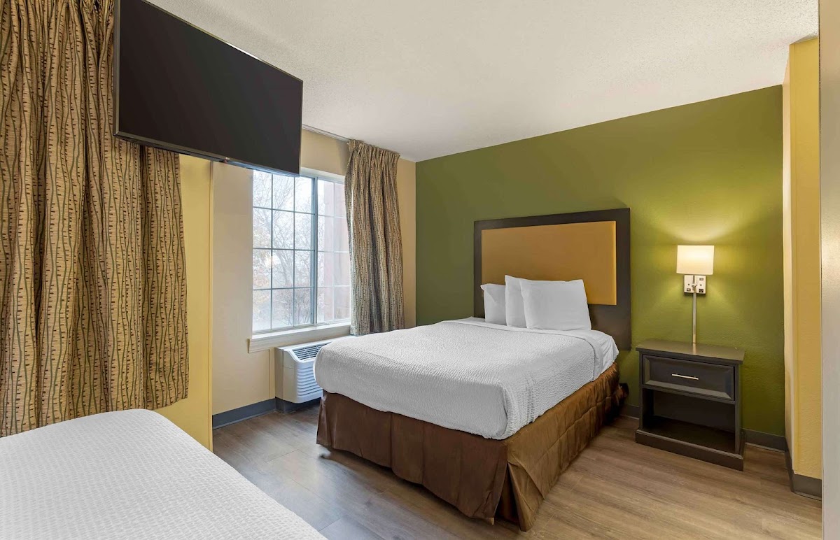 Extended Stay America Select Suites- St. Louis - Airport - Central photo 2