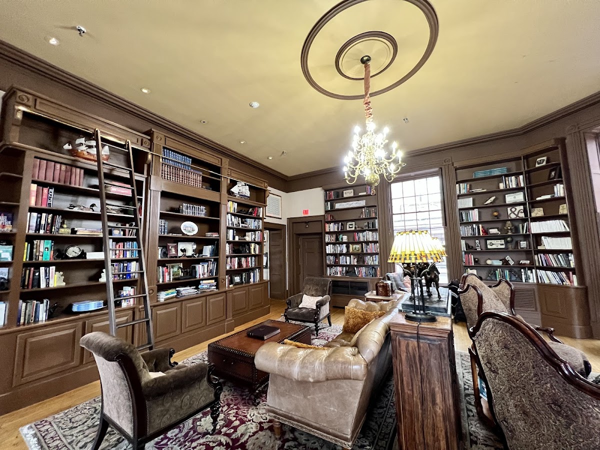 The Martha Washington Inn & Spa photo 2