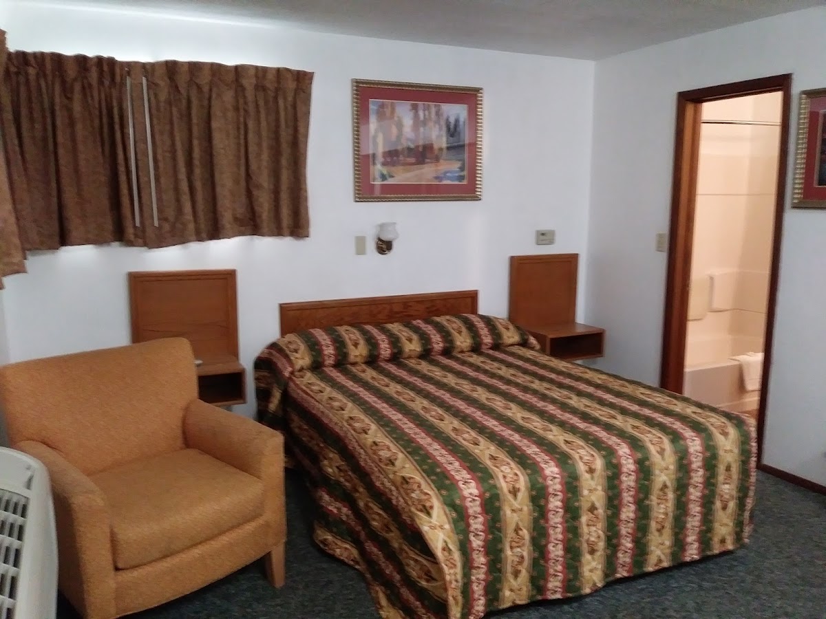 The Redwood Motel photo 2