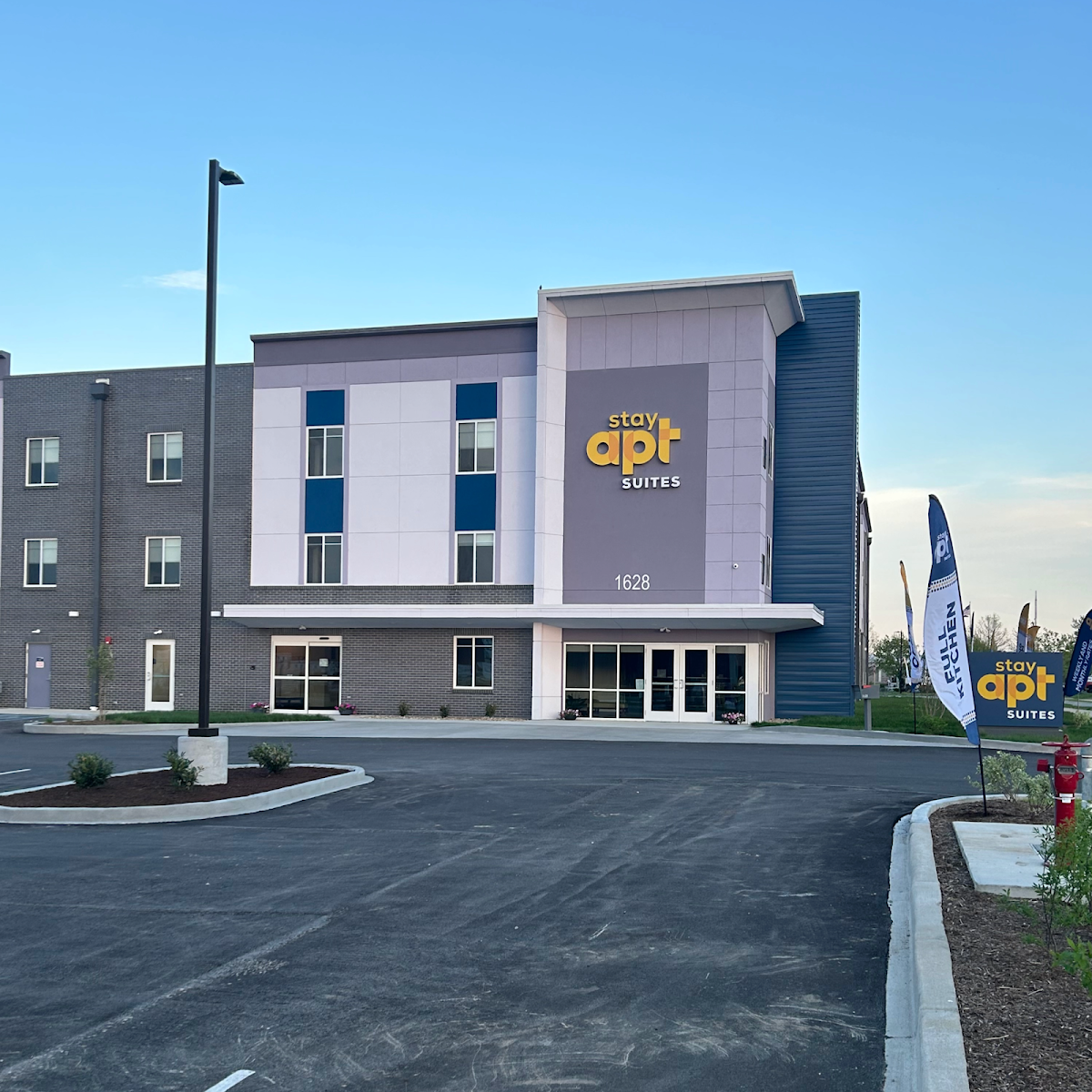 stayAPT Suites Louisville North-Clarksville