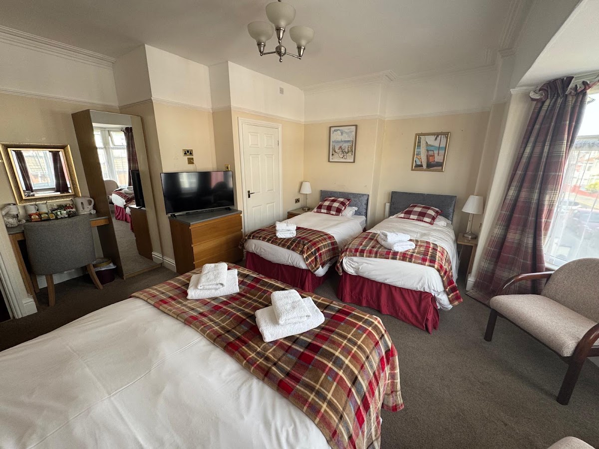 Rossdene House photo 2