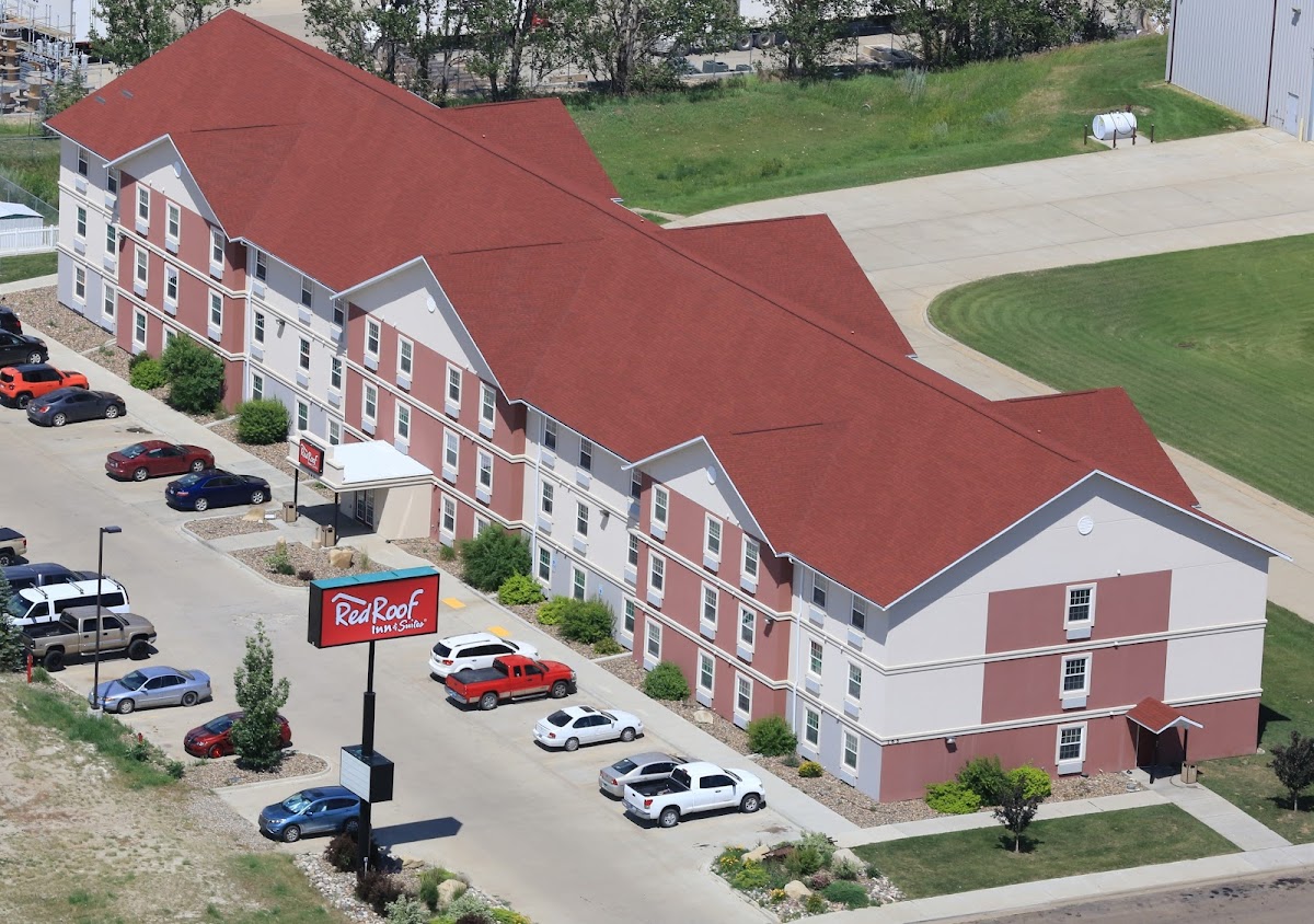 Red Roof Inn & Suites Dickinson photo 3