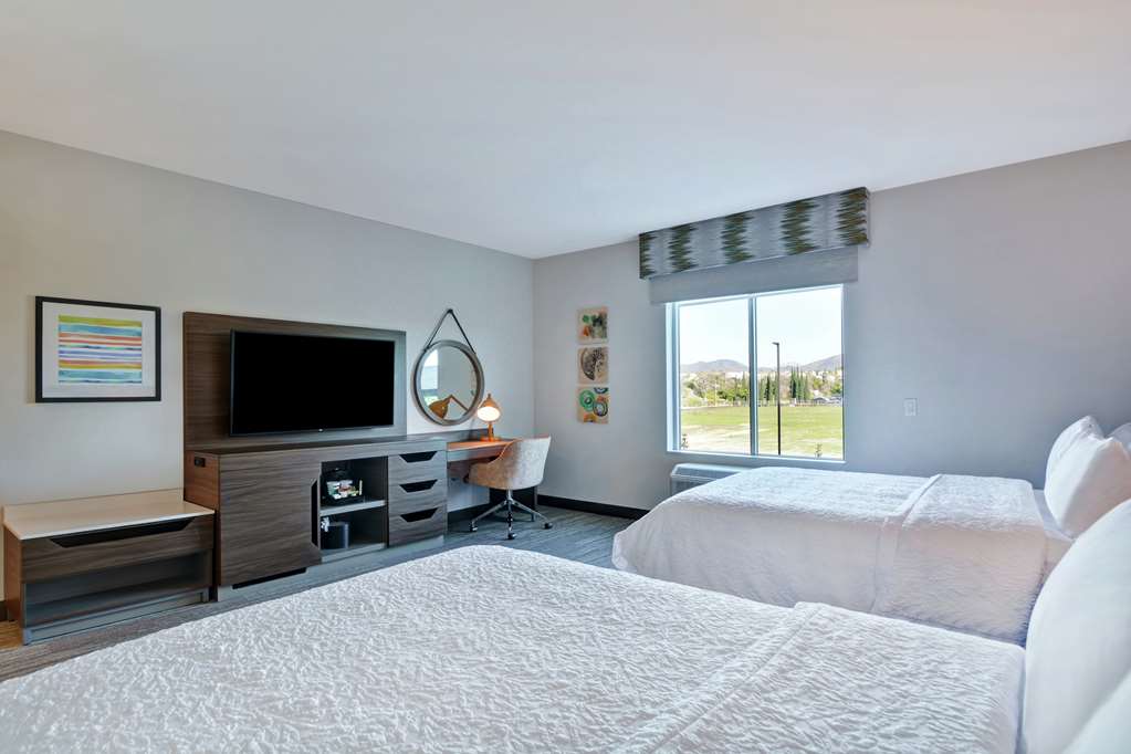 Hampton Inn Chula Vista Eastlake photo 2