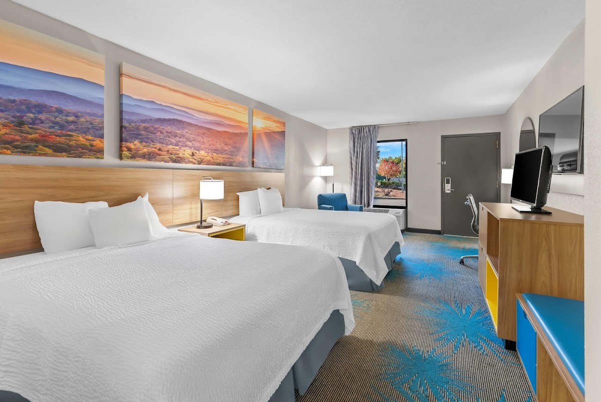 Days Inn by Wyndham Saint Pauls photo 2