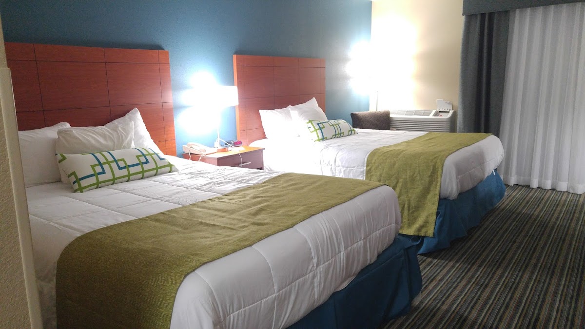 Baymont by Wyndham Warren MI photo 2