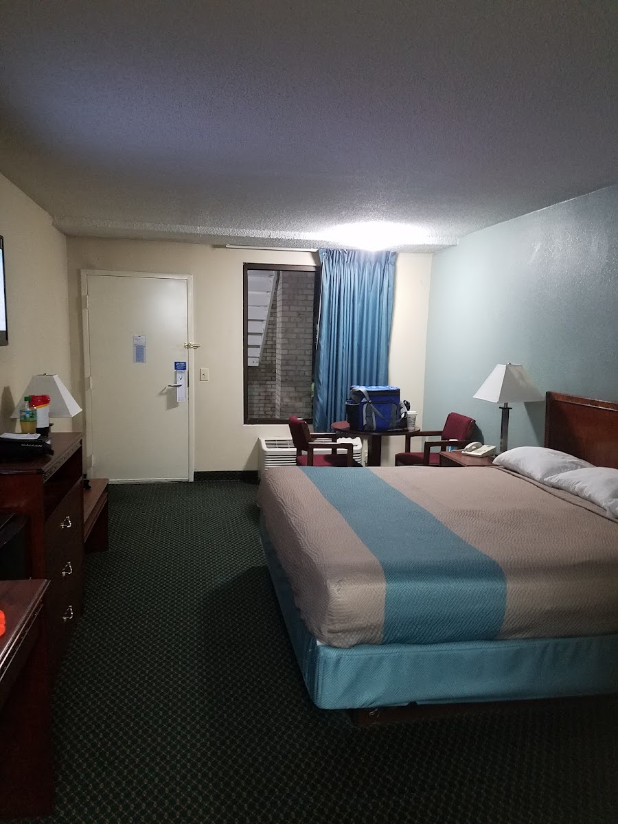 Motel 6 Kenly, NC photo 3