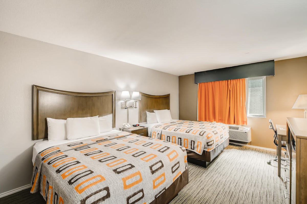 Orangewood Inn & Suites photo 2