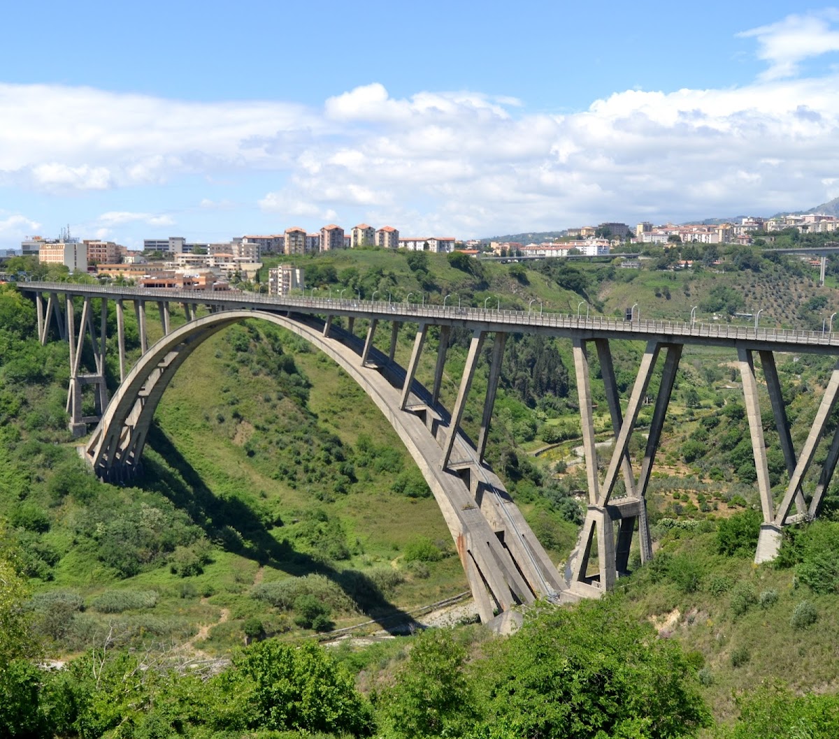 Bisantis bridge