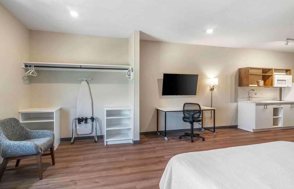 Extended Stay America Premier Suites- Fort Myers - Airport photo 3