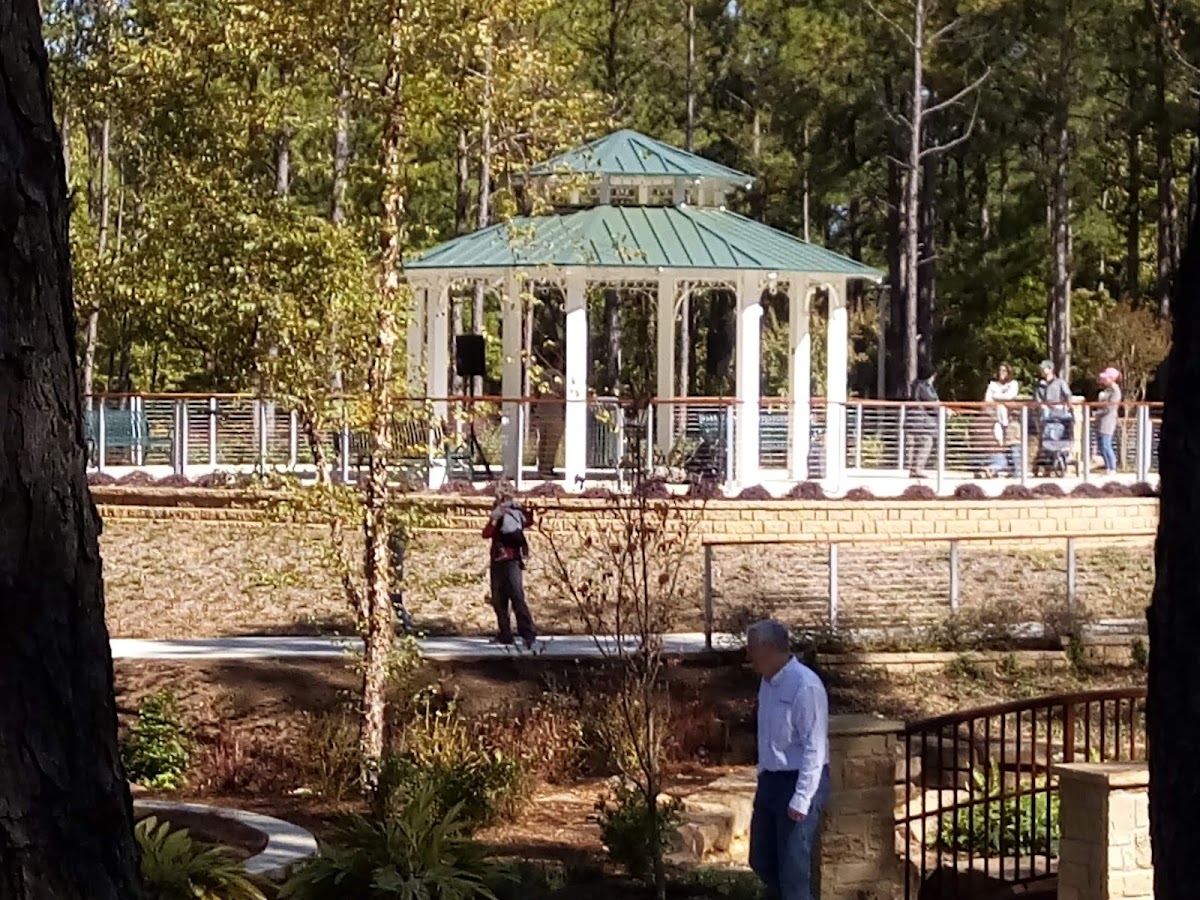 Longview Arboretum and Nature Center