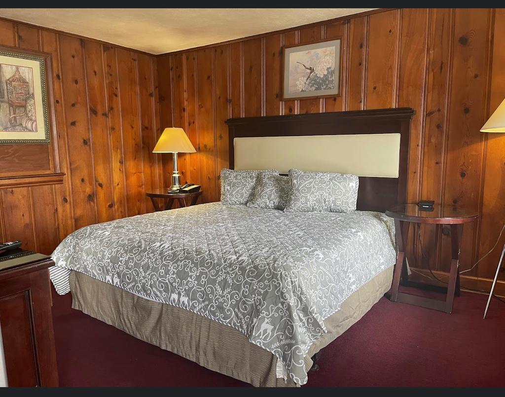 RIDGEWAY INN photo 2