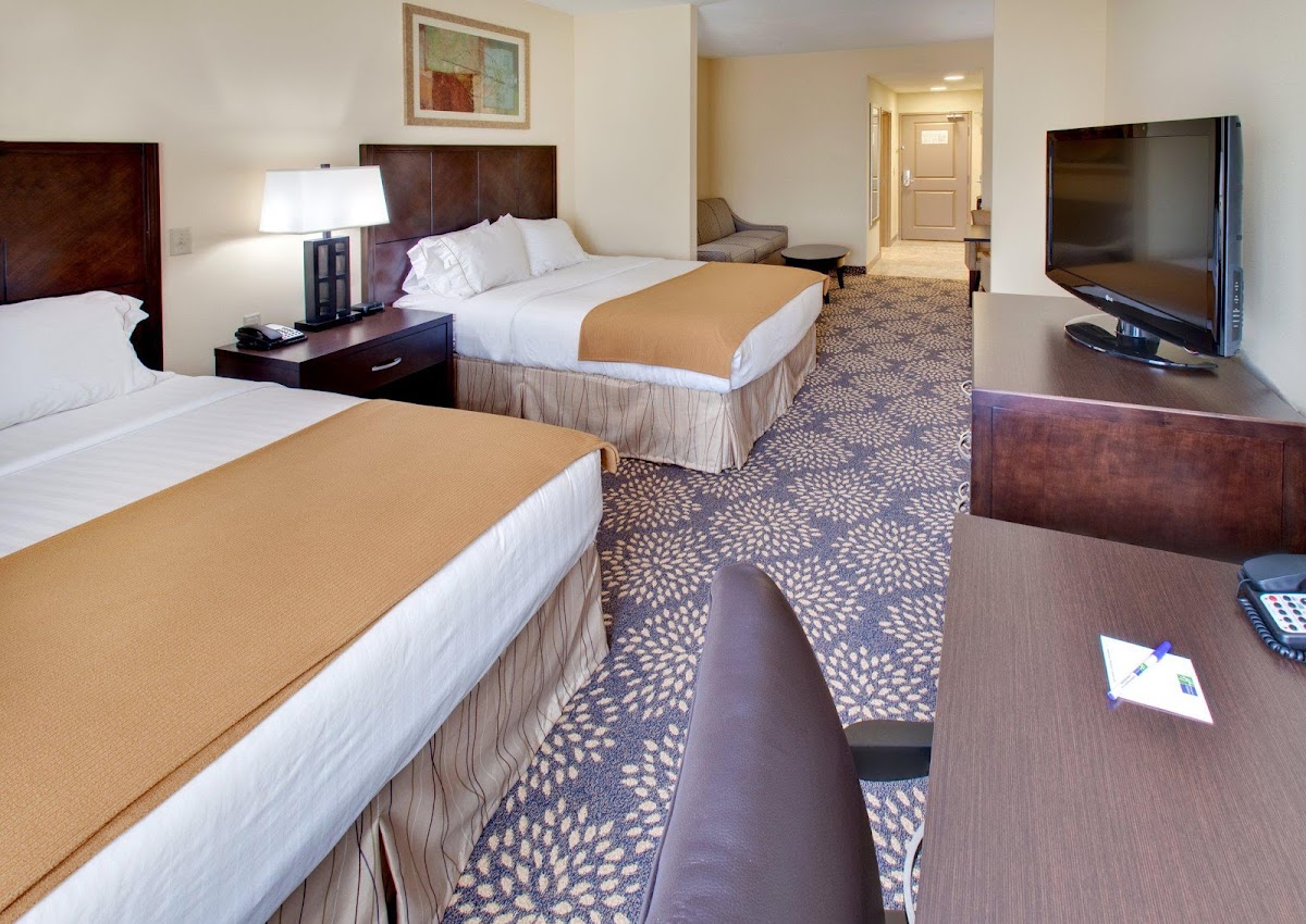 Holiday Inn Express & Suites Grand Island by IHG photo 2