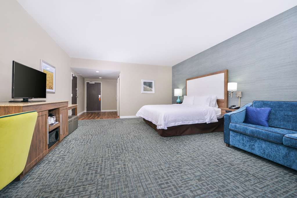 Hampton Inn Emporia photo 2
