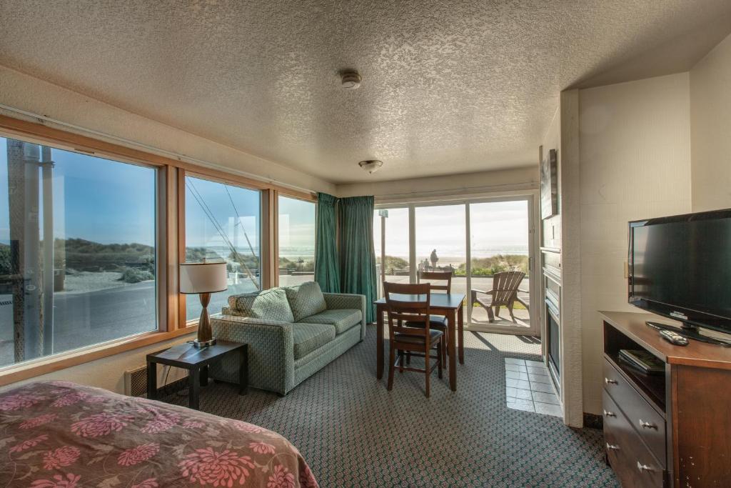 Sunset Surf Motel photo 2