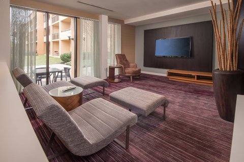 Courtyard by Marriott Fairfax Fair Oaks photo 3
