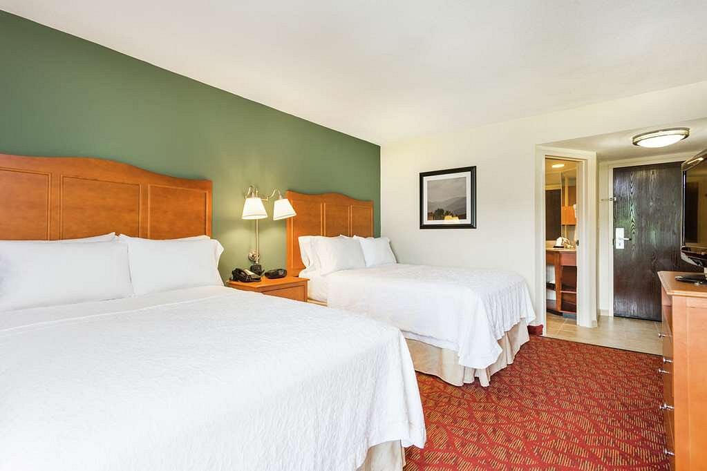 Hampton Inn Milford photo 2