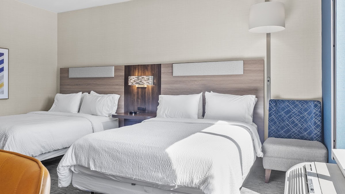 Holiday Inn Express & Suites Manchester-Airport by IHG photo 2