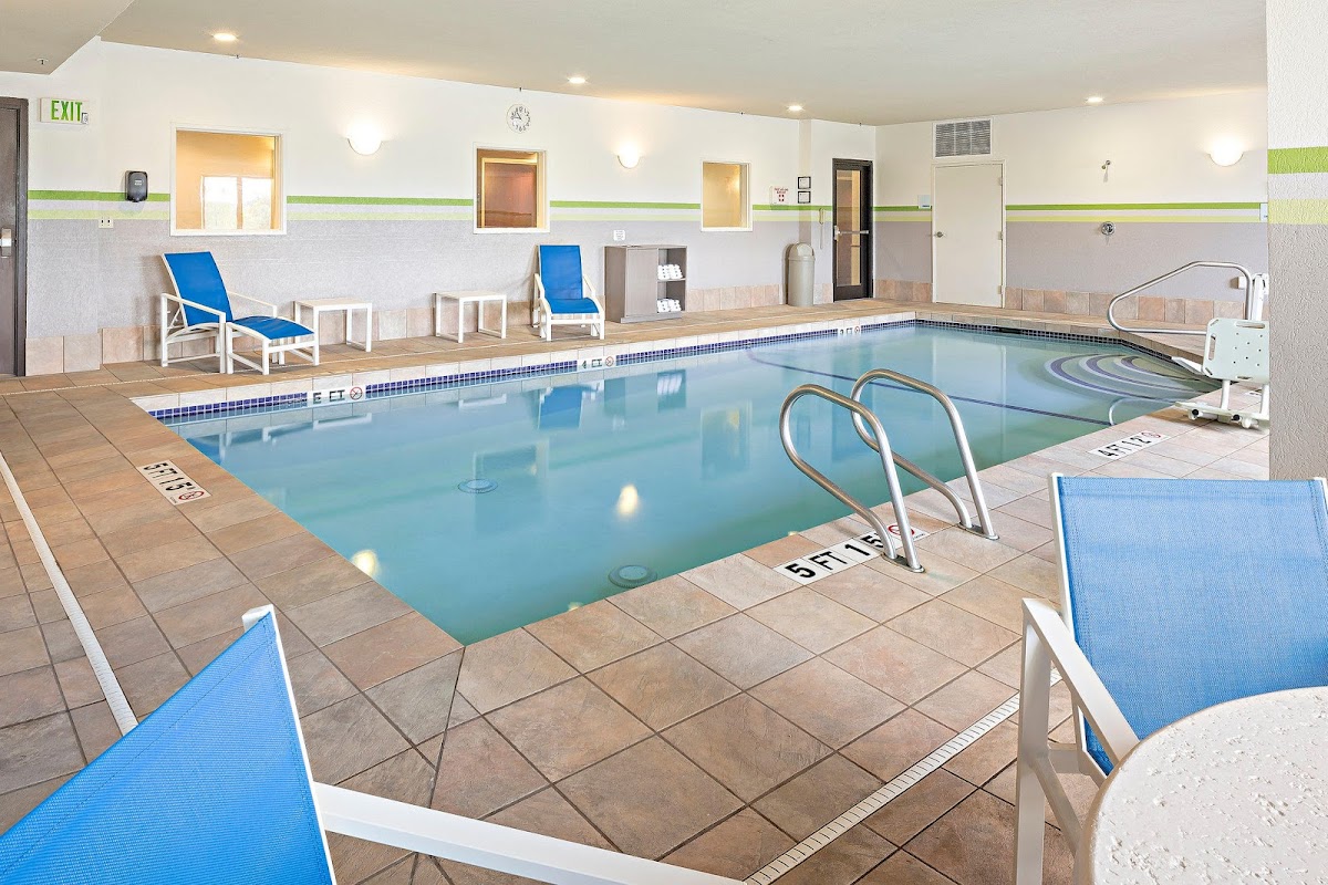 Holiday Inn Express & Suites Manchester-Airport by IHG photo 3
