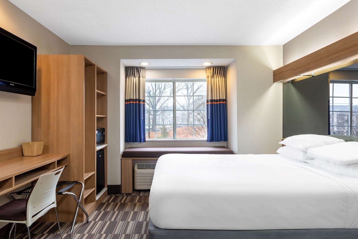 Microtel Inn & Suites by Wyndham Matthews/Charlotte photo 2