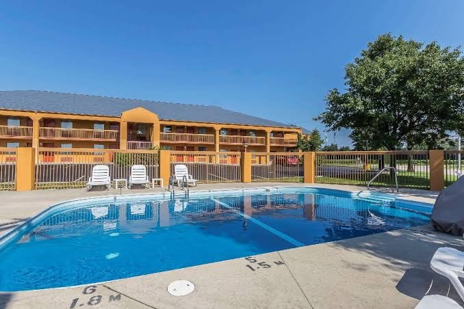 The RiverStone Hotel Charleston - Sikeston photo 3