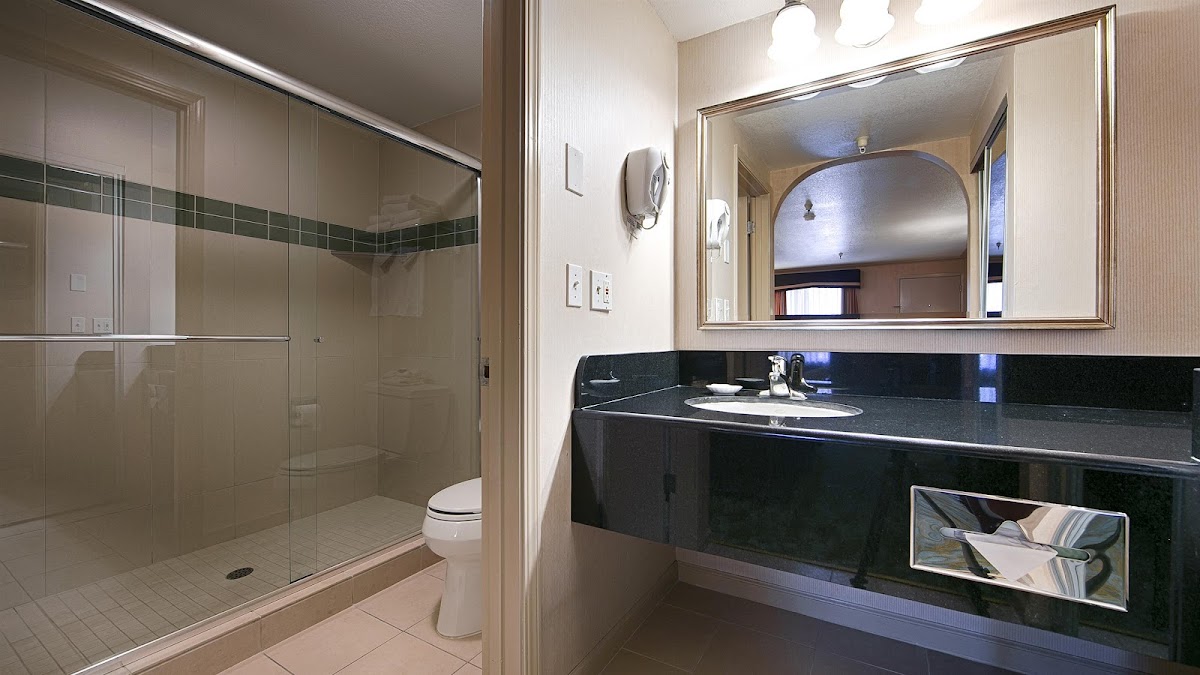 Best Western Plus Executive Suites photo 3