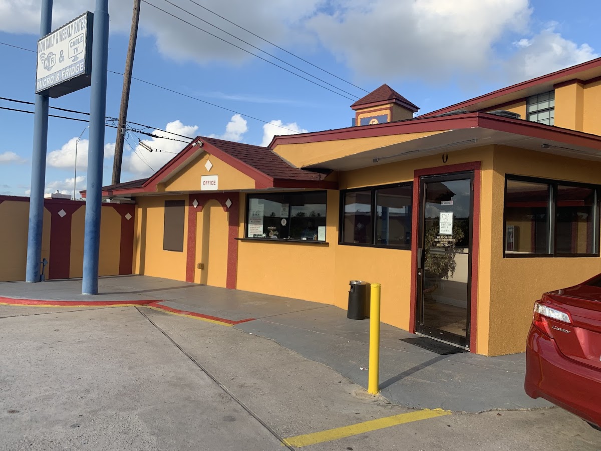 Economy Inn & Suites South Main