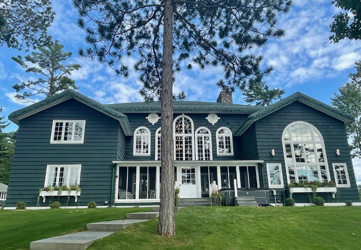 Indian Point Manor