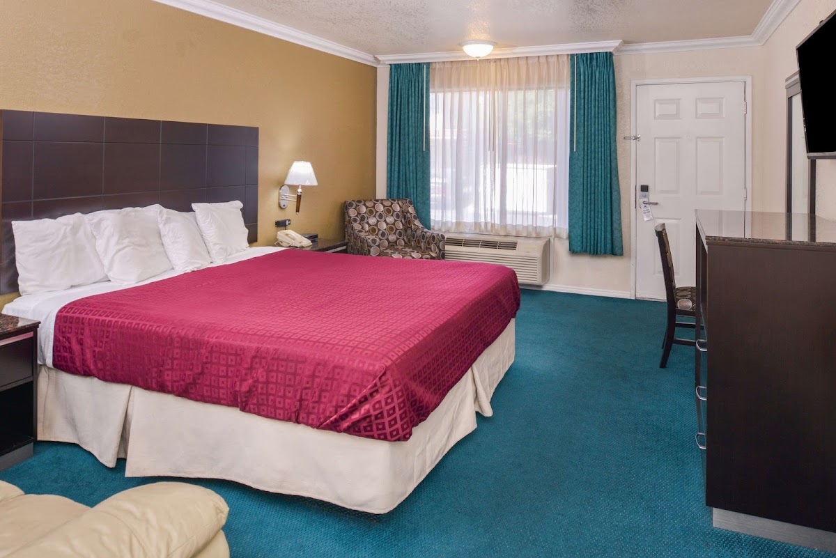 Atascadero Inn photo 2