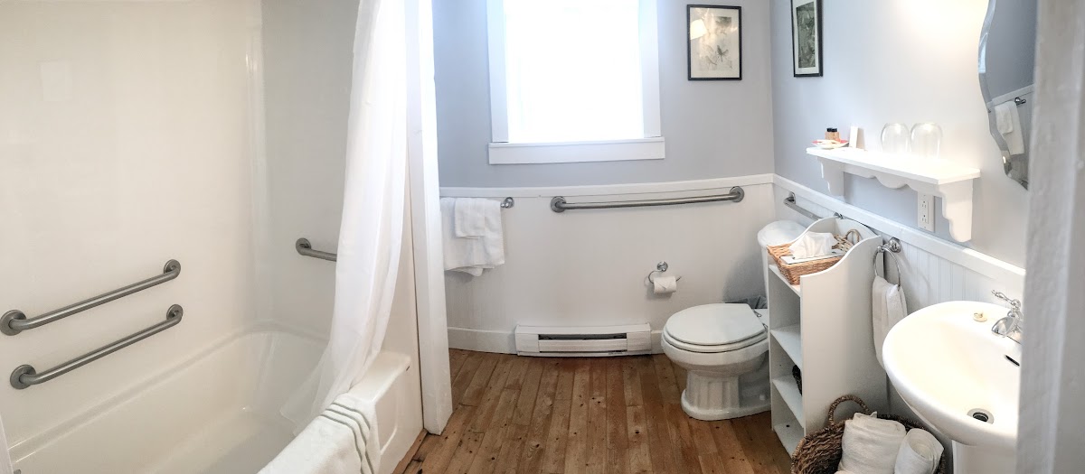 The Bread & Cheese Country Inn photo 3