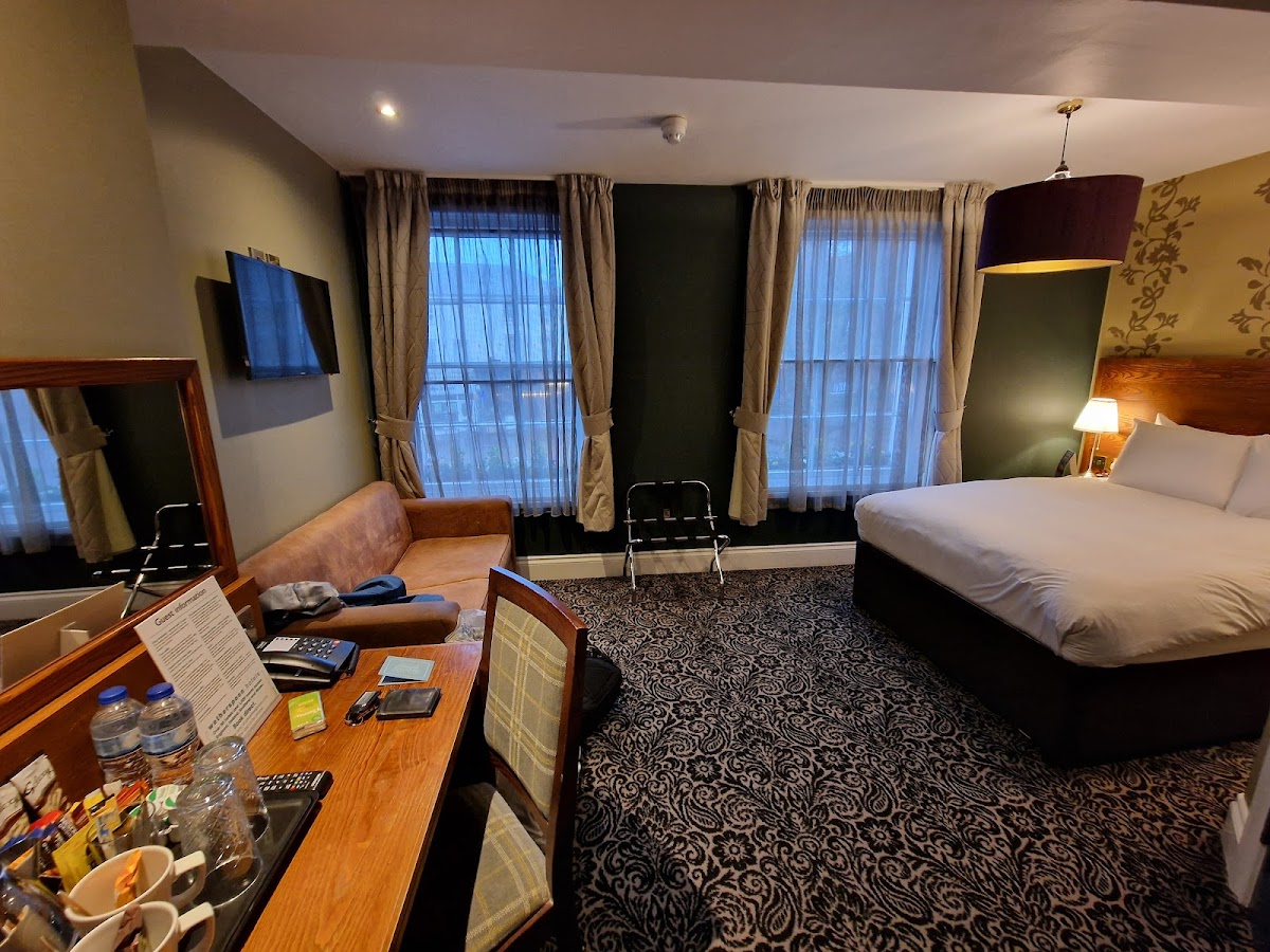 The Hatchet Inn photo 2