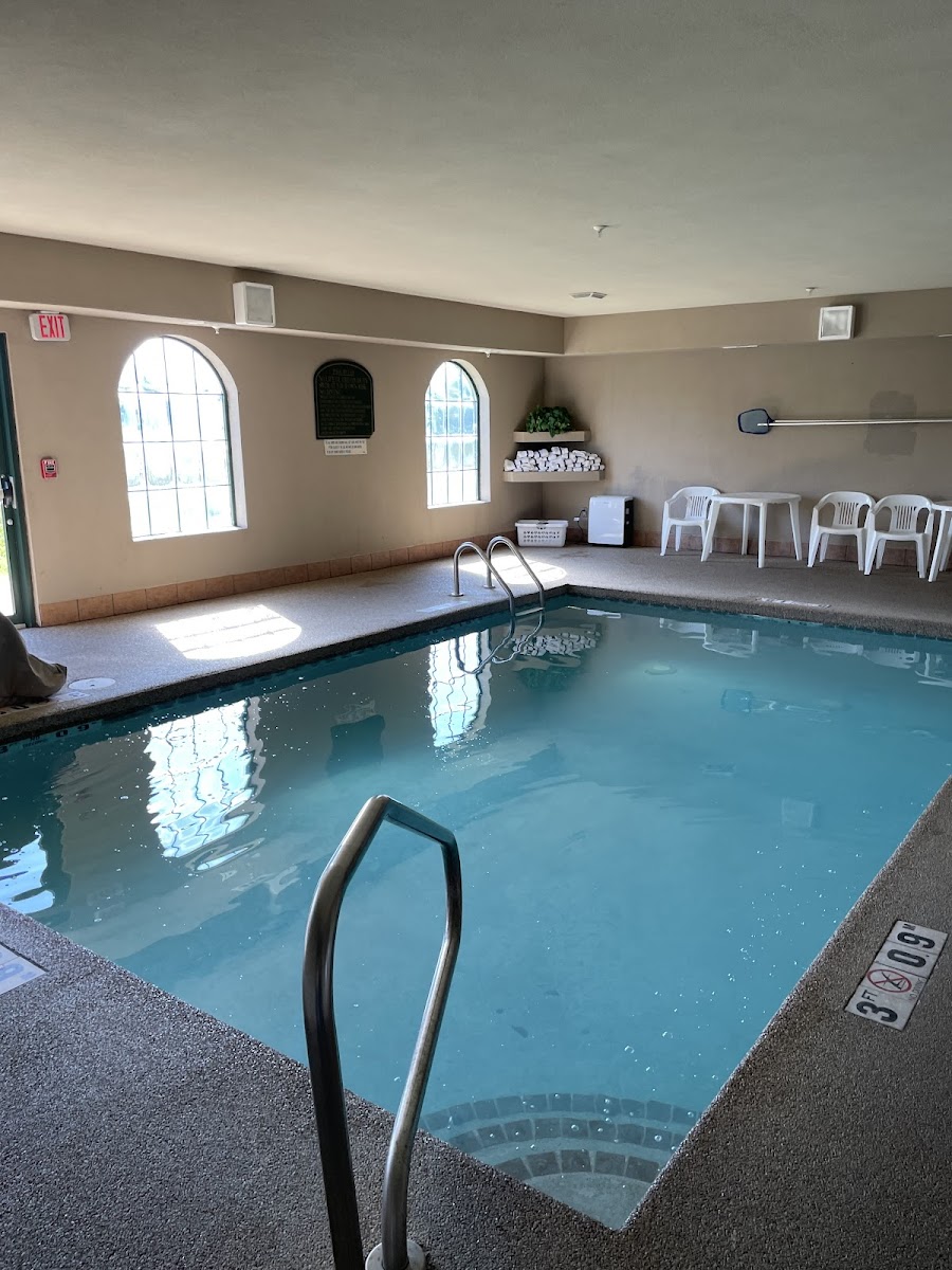 Super 8 by Wyndham South Bend photo 3