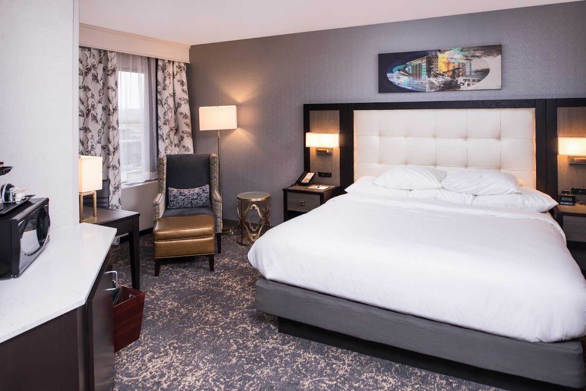 DoubleTree by Hilton Utica photo 2