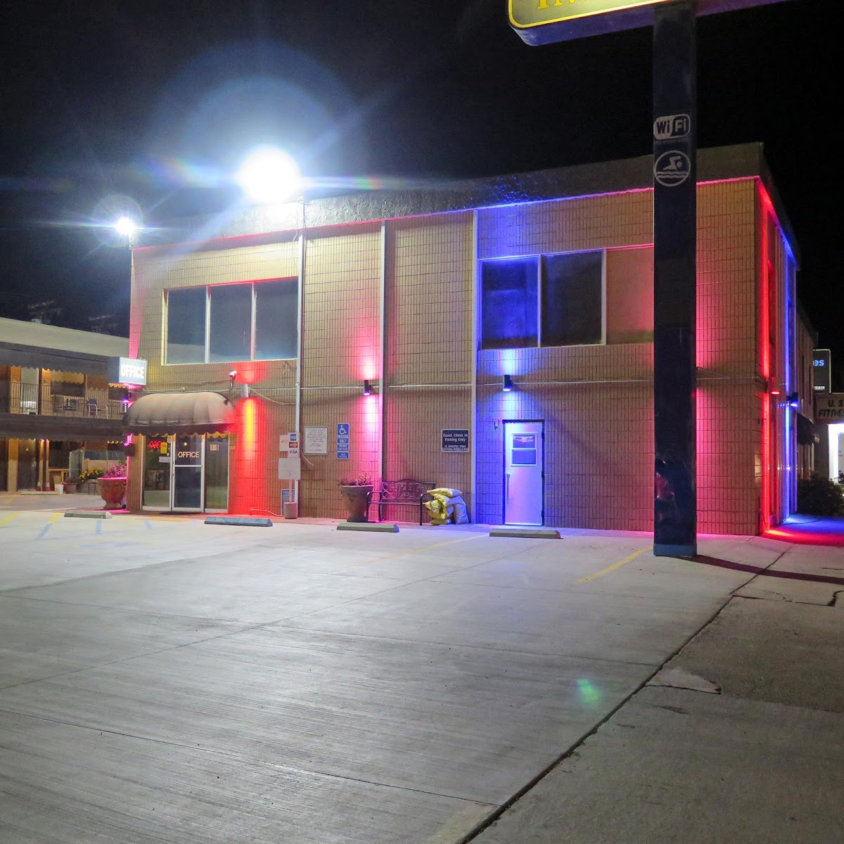 Townhouse Inn & Suites Brawley photo 3