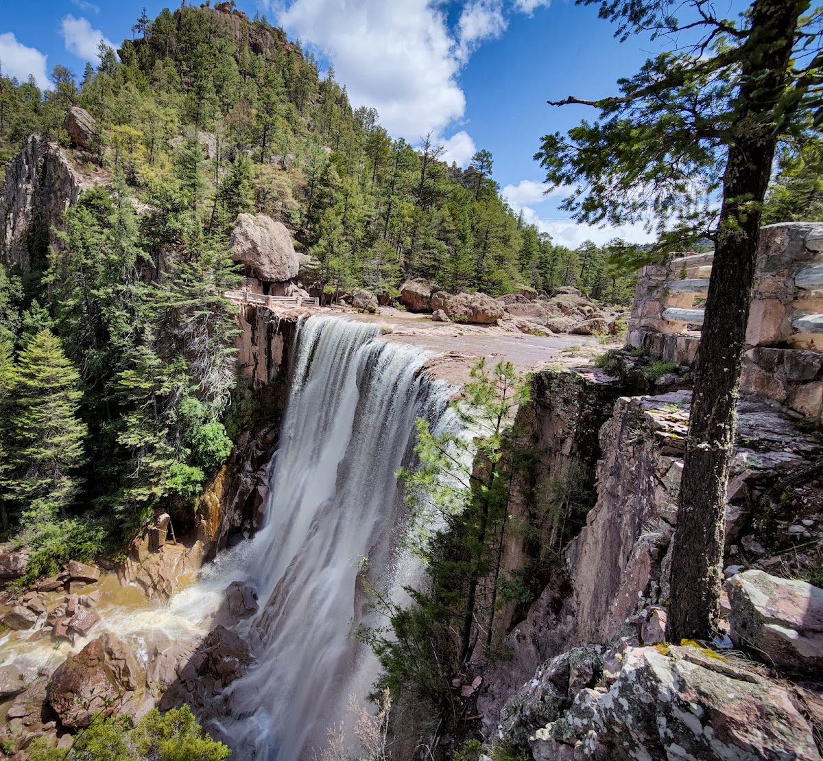 Cascada Cusárare