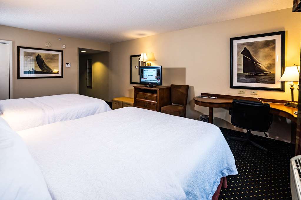 Hampton Inn Easton photo 2