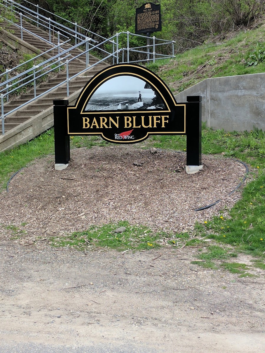 He Mni Can/ Barn Bluff Trail Head