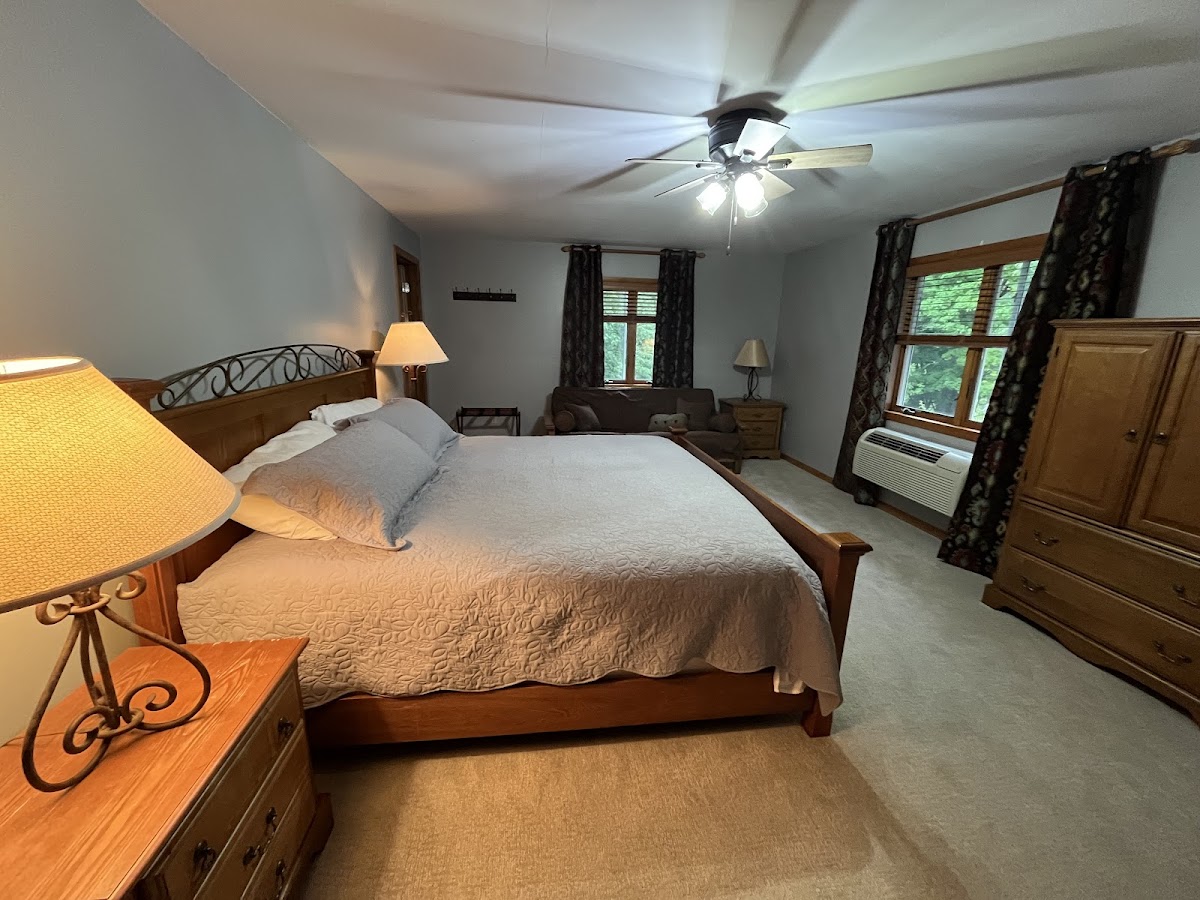 Lake Effect Inn photo 2
