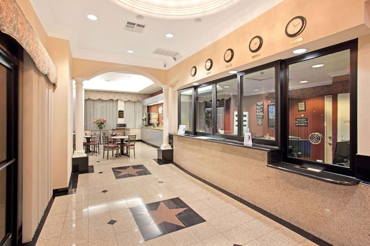 Super 8 by Wyndham Hollywood/LA Area photo 3