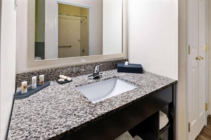 La Quinta Inn & Suites by Wyndham Fruita photo 2