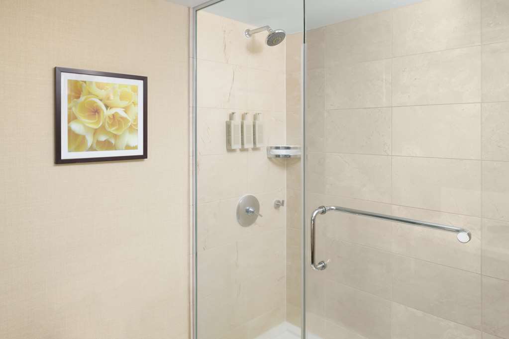 Hilton Waikiki Beach Resort & Spa photo 3