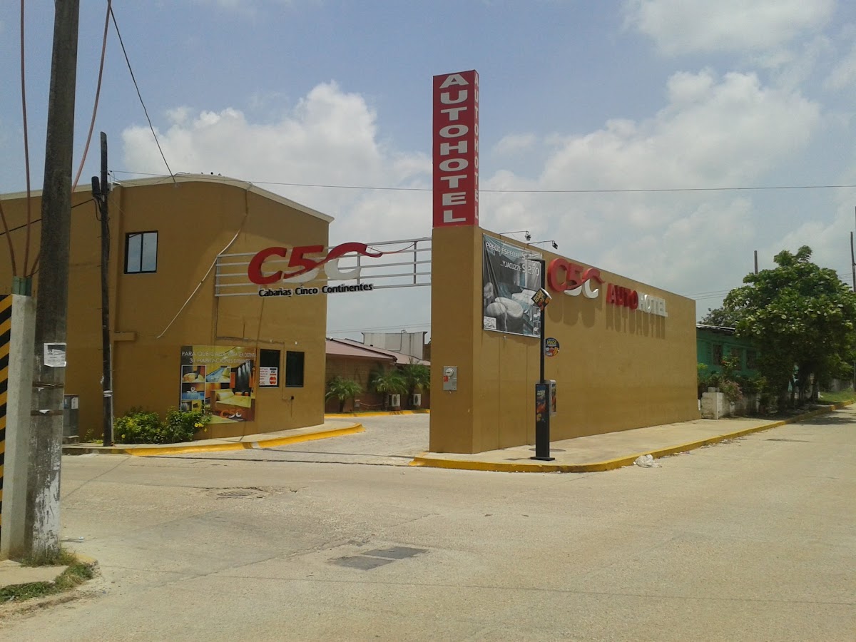 Auto Hotel C5C Cabañas Five Continents