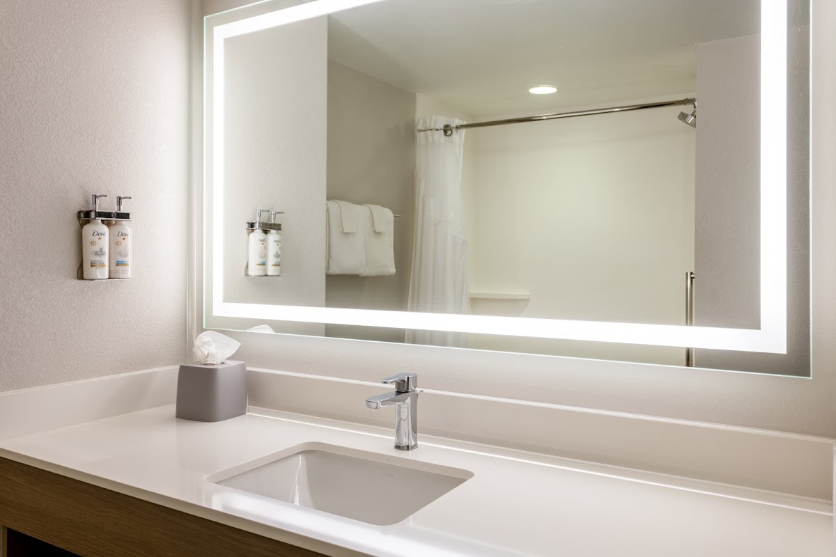 Holiday Inn Express & Suites Jackson - Flowood by IHG photo 3