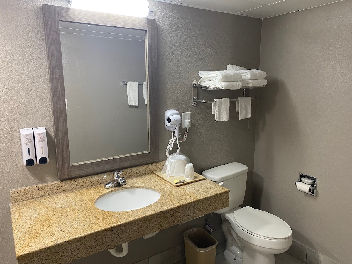 Red Roof Inn Jacksonville, AL photo 3