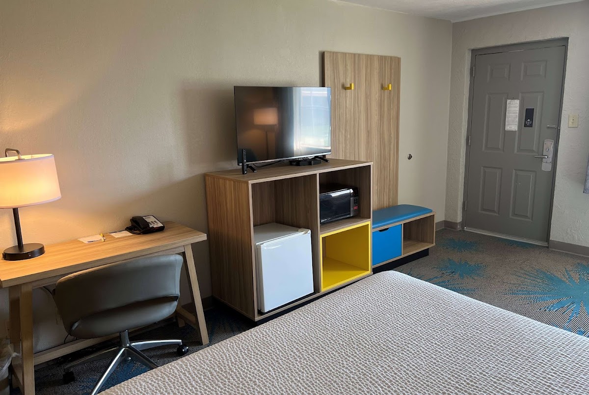 Days Inn by Wyndham Hays photo 3