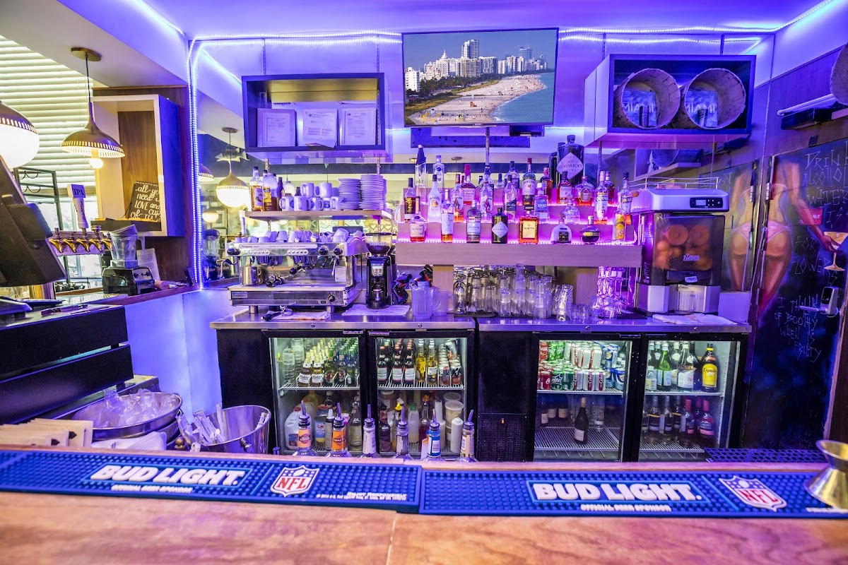 Oceanside Hotel + Suites photo 3