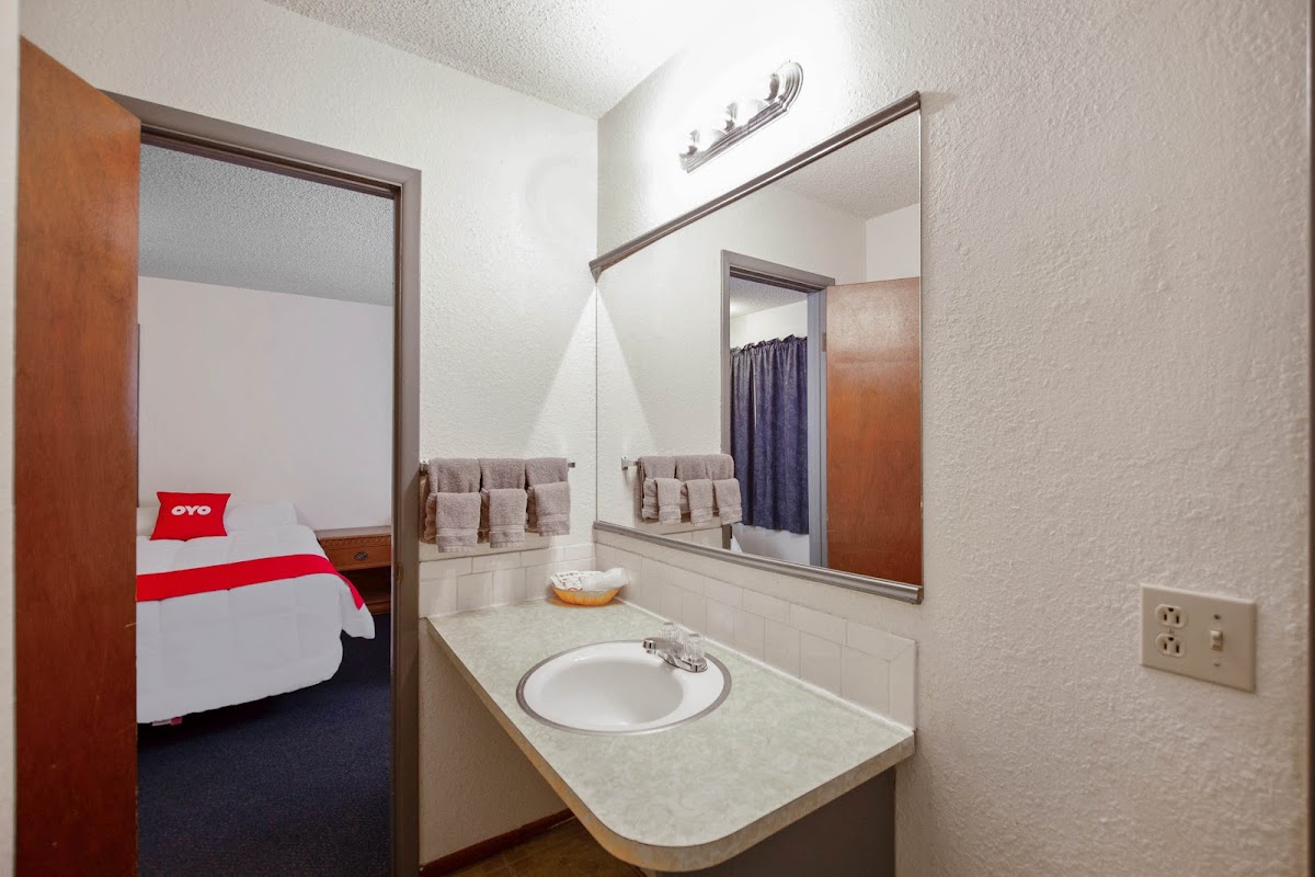 Hotel Cheyenne Wells - US 40 photo 3
