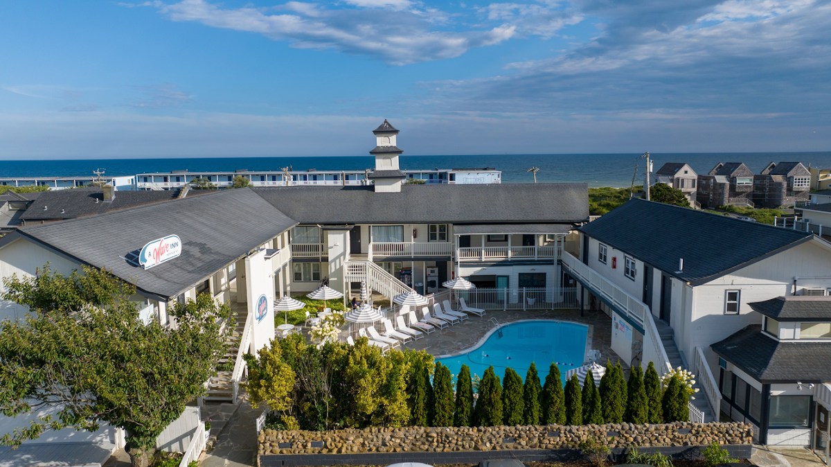 A Wave Inn Resort
