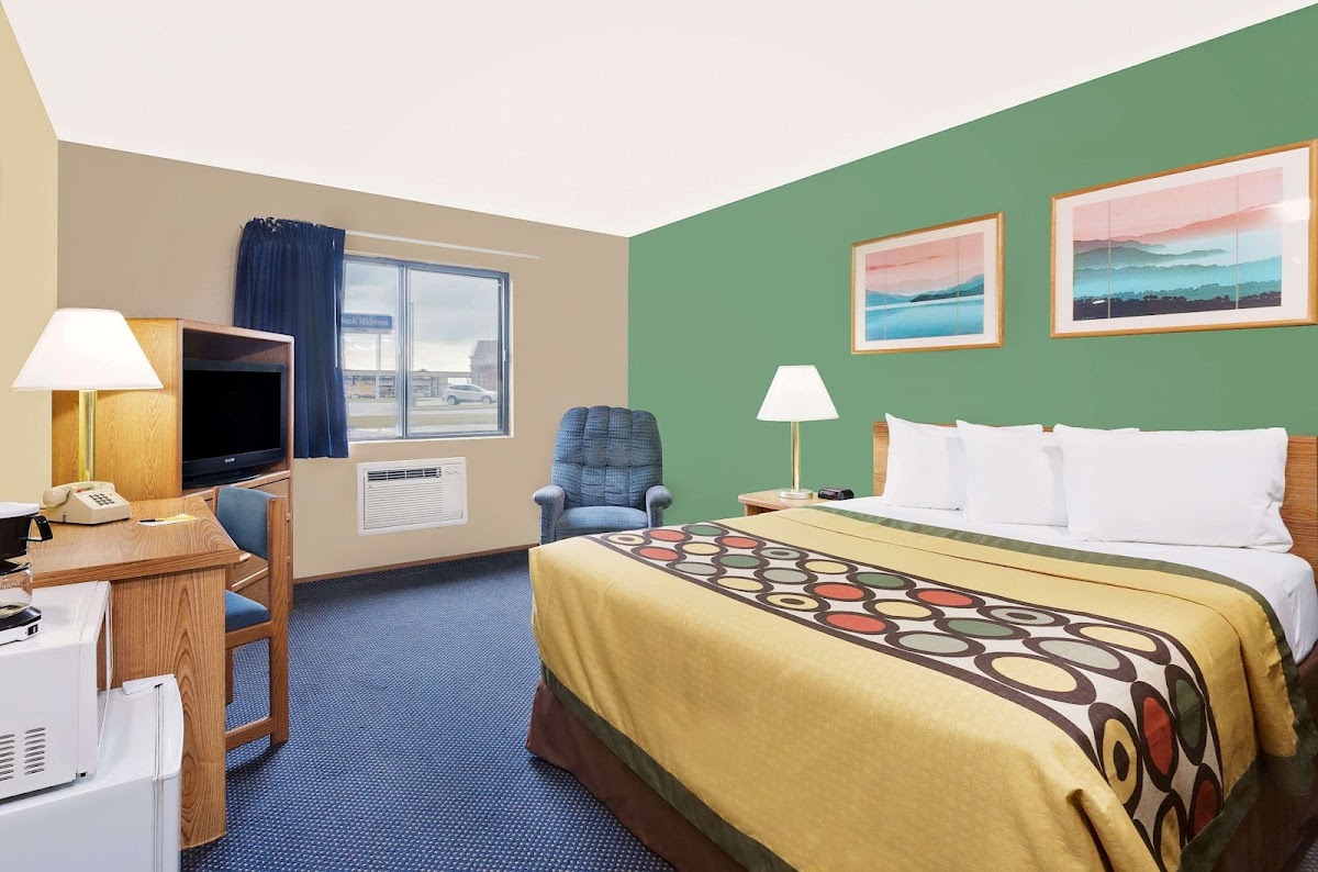 Super 8 by Wyndham Marshall photo 2