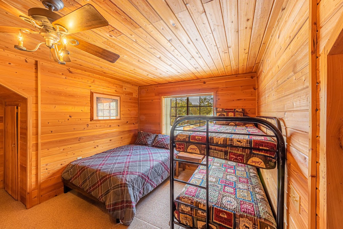 Wooden Nickel Cabins photo 2
